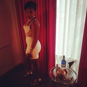 Meet your Posher, Ilisa monalipz